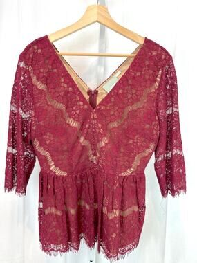 MAEVE  Anthropologie Lace Peplum Illusion Top Size M V Neck 3/4 Sleeve Red